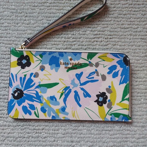 Kate Spade Lucy Wristlet & Floral Card Holder - Picture 2 of 16